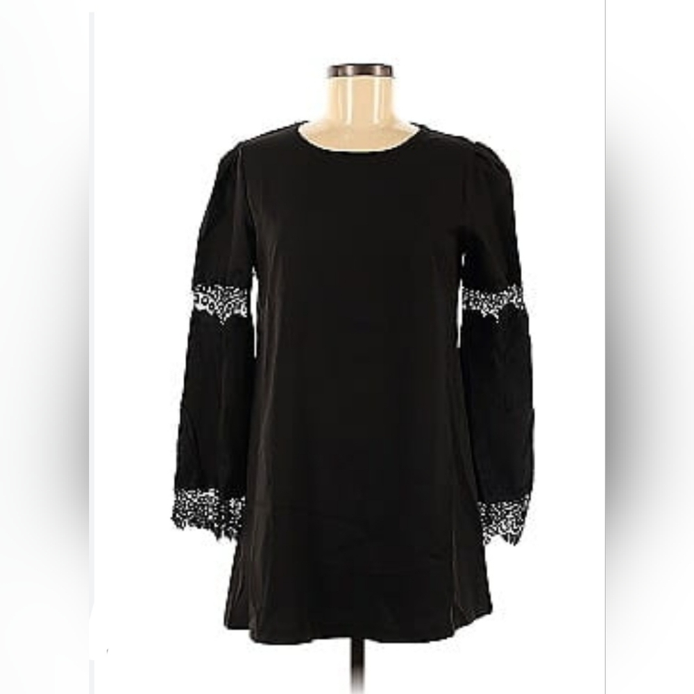 Beautiful Bell Sleeve plus size tunic!